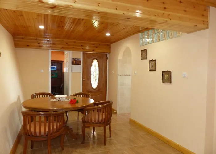 Hibiscus House Seychelles Self Catering