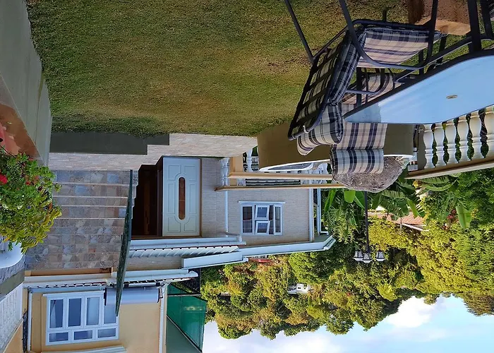 Hibiscus House Seychelles Self Catering *